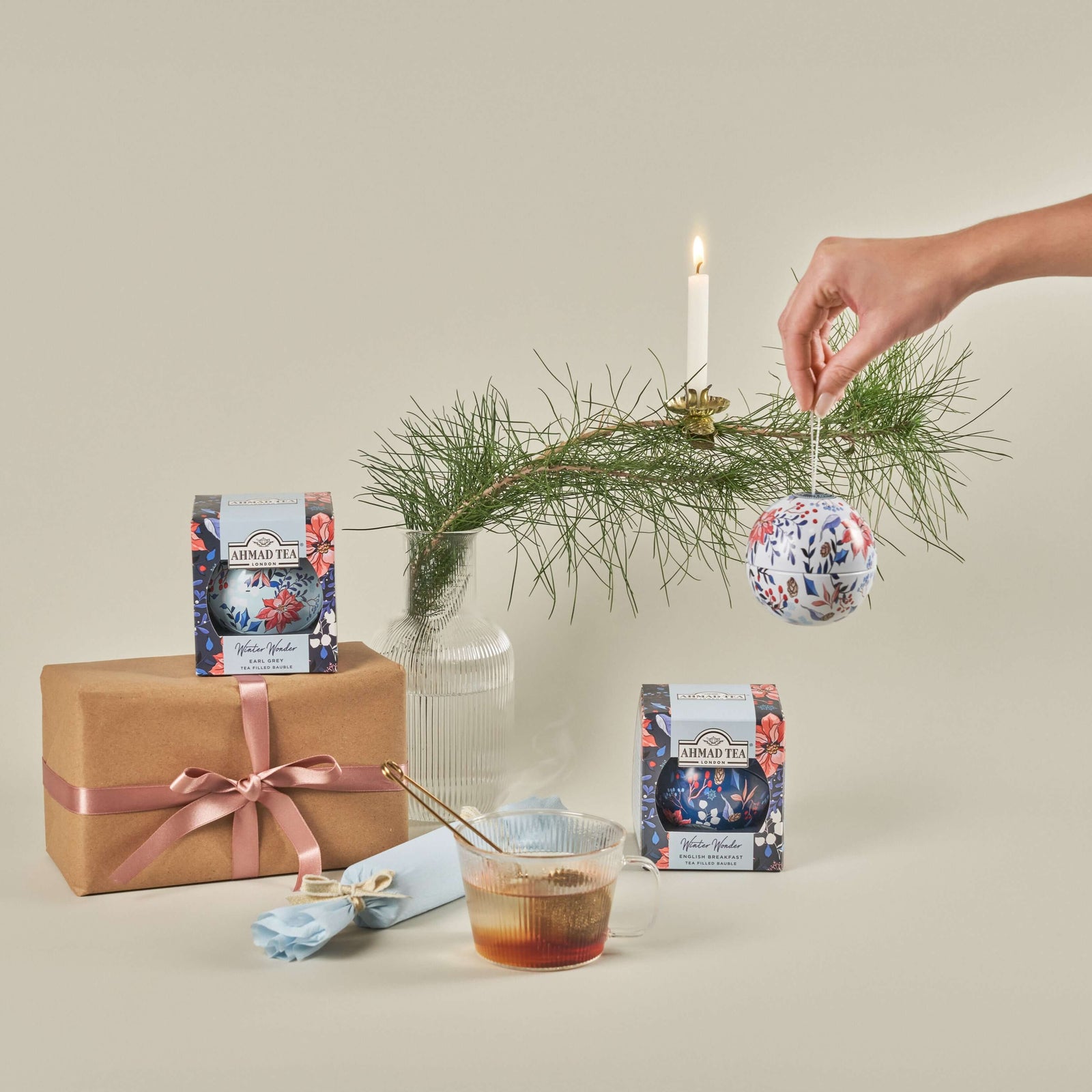 Winter Wonder Christmas Tree Tea Bauble – 25g Loose Leaf English