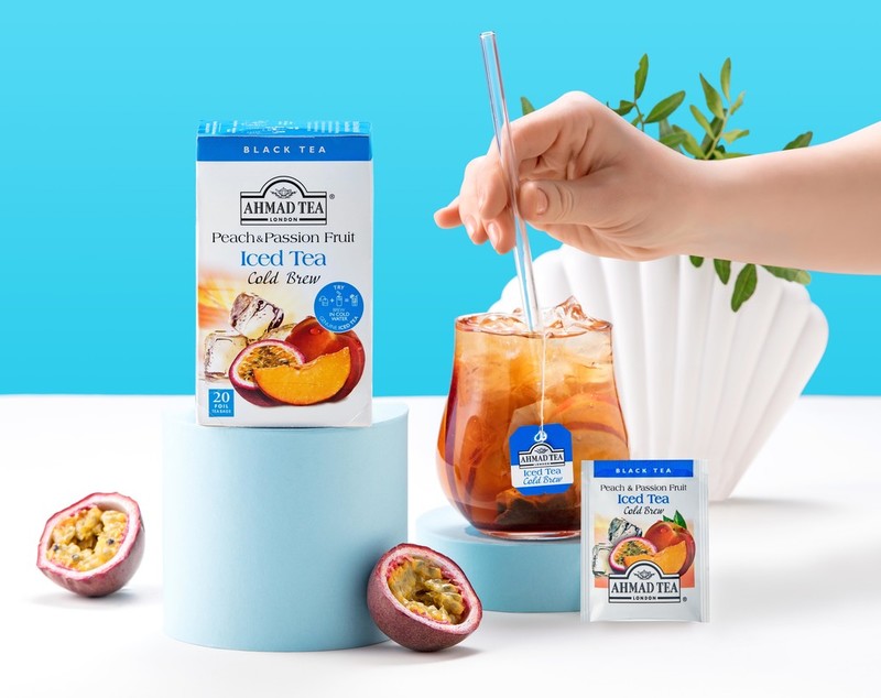 Peach & Passion Fruit Iced Tea Cold Brew 20 Teabags - Lifestyle image